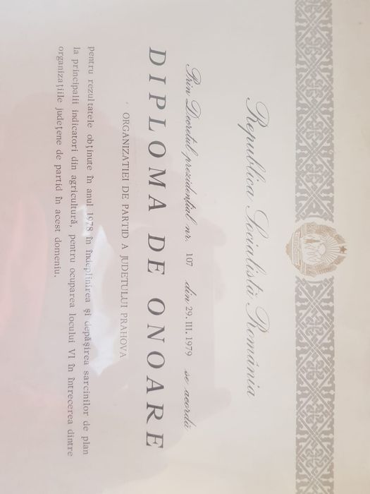 Vand diploma de onoare semnata de Presedintele Romaniei