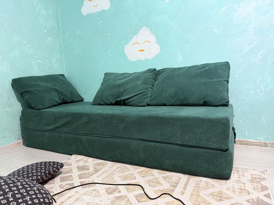 Продам бескаркасный диван