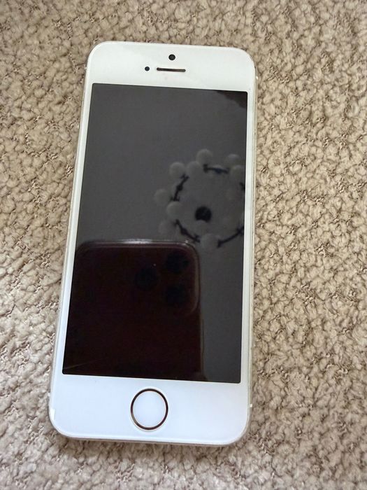 Продам телефон айфон 5 s