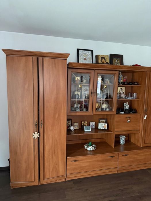 Vând mobilă sufragerie