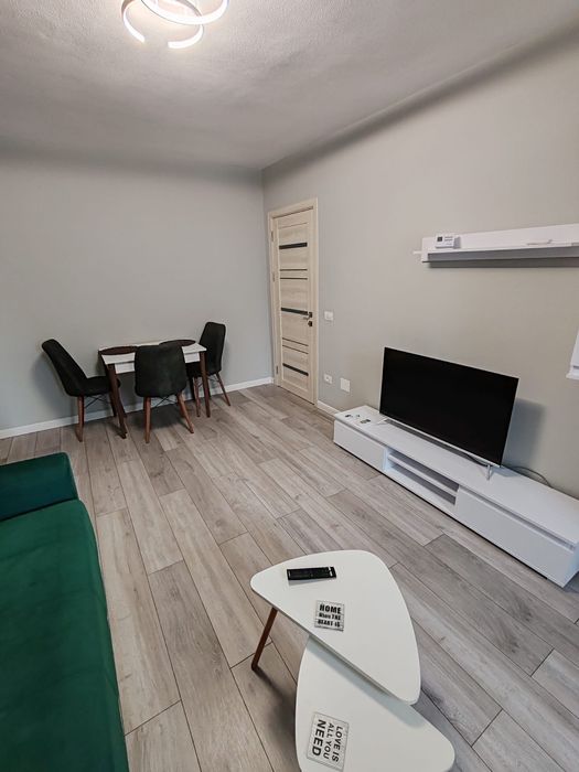 Inchiriez Apartament  modern, 2 camere, zona Vlaicu-Lebada