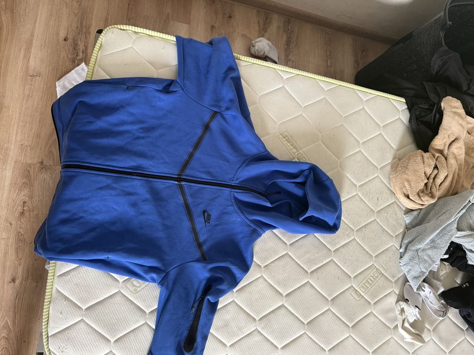 Продавам nike tech fleece