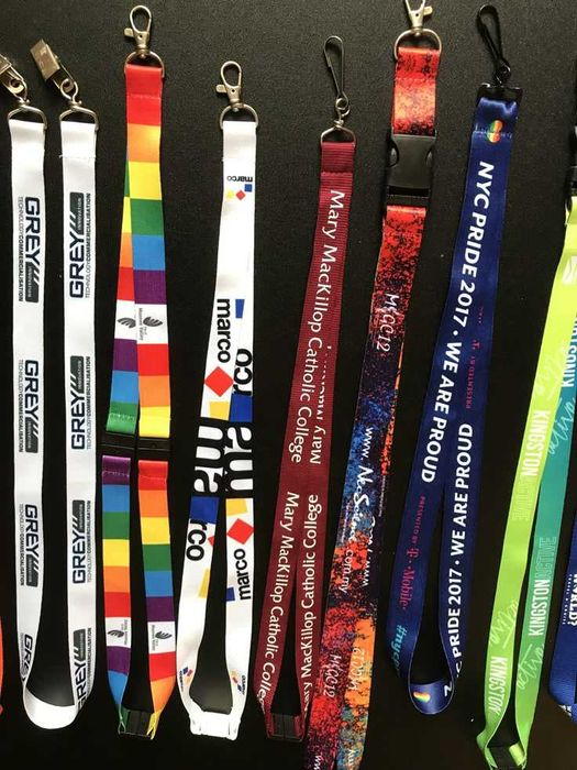 Яркие бейджи, ланьярды с логотипом – быстро, качественно, с гарантией!