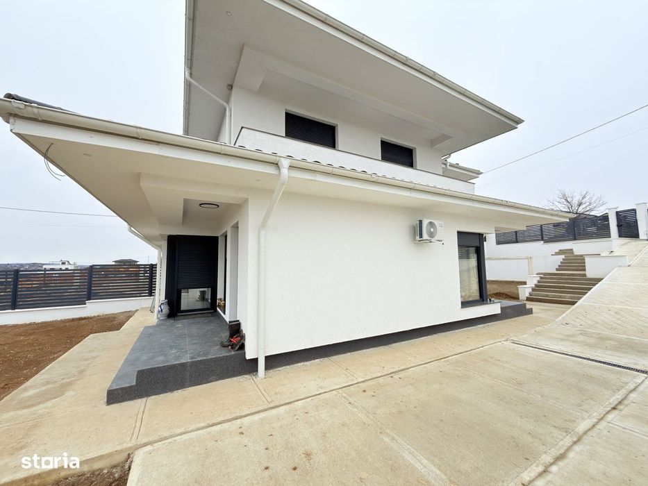 Casa noua cu etaj toate utilitatile la Lebada