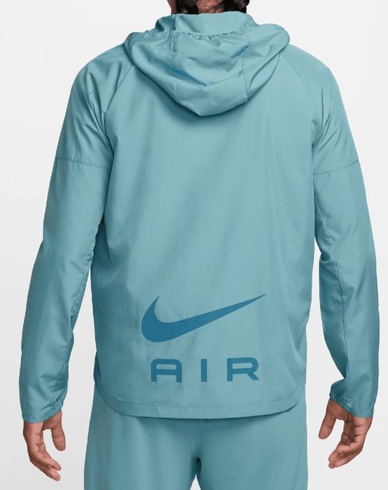 НОВ,оригинален анцуг на Nike Air, L размер