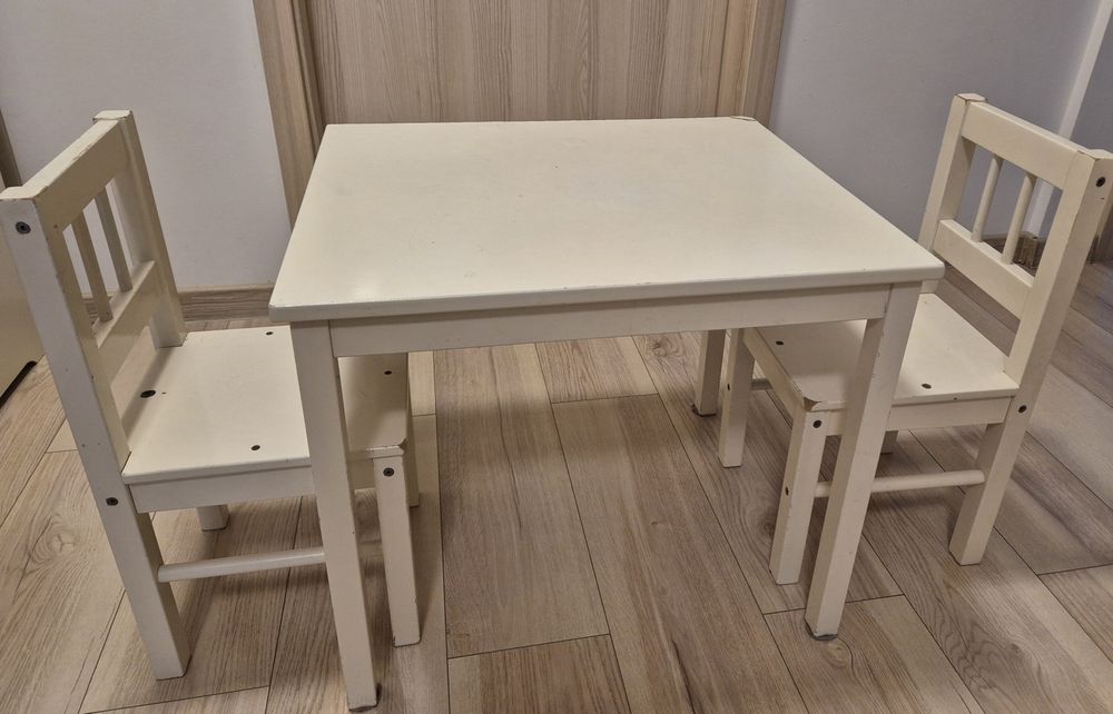 Masa cu 2 scaune pentru copii, produs IKEA,  folosite