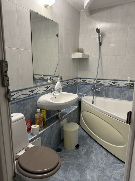Inchiriez apartament 2 camere Decebal