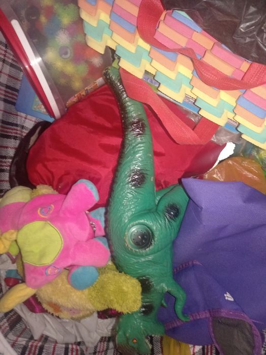 Бесплатно вещи б/у,