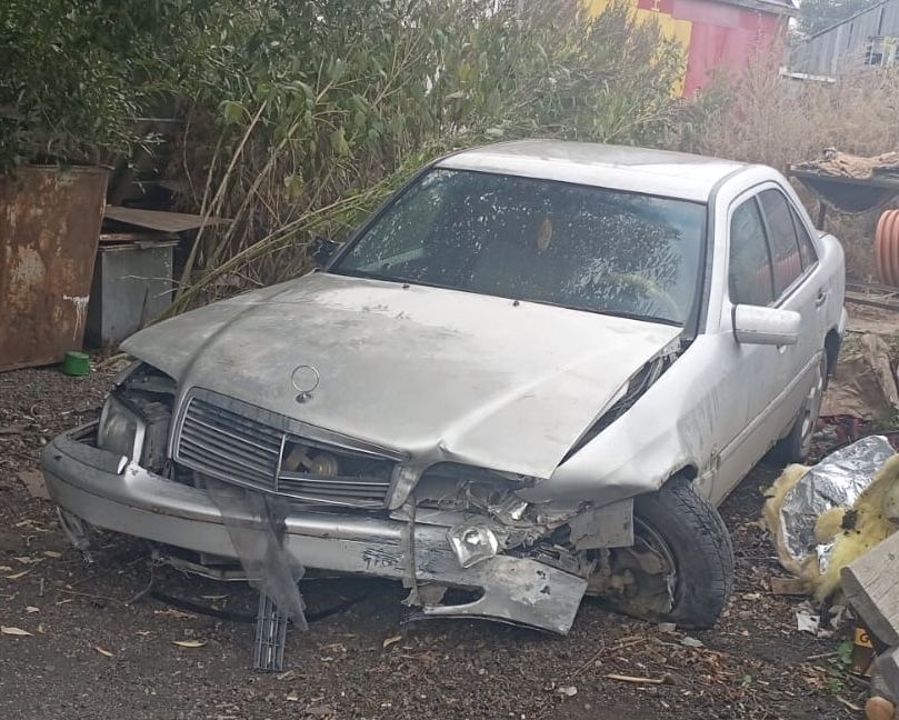 Запчасти на w202