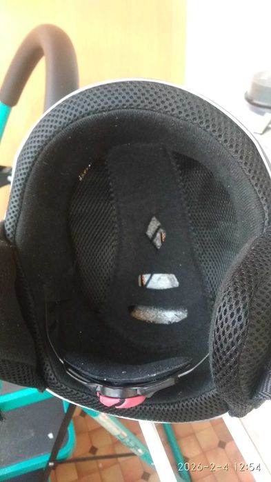 Шлем горнолыжный