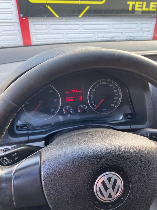 De vanzare : golf 5
