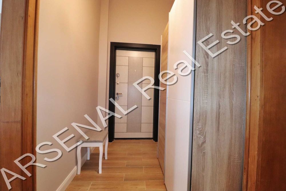 Дава се под наем Тристаен апартамент в София, Лозенец - 95 кв.м за 817.53 € - Снимка #1