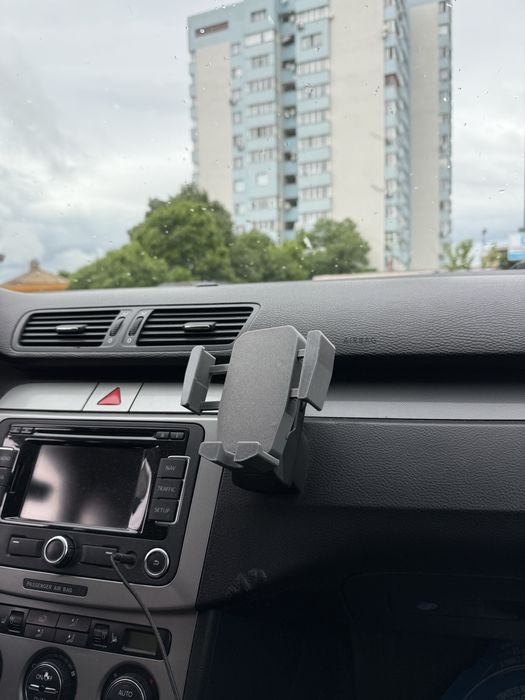 Самозатягаща стойка за телефон VW Volkswagen