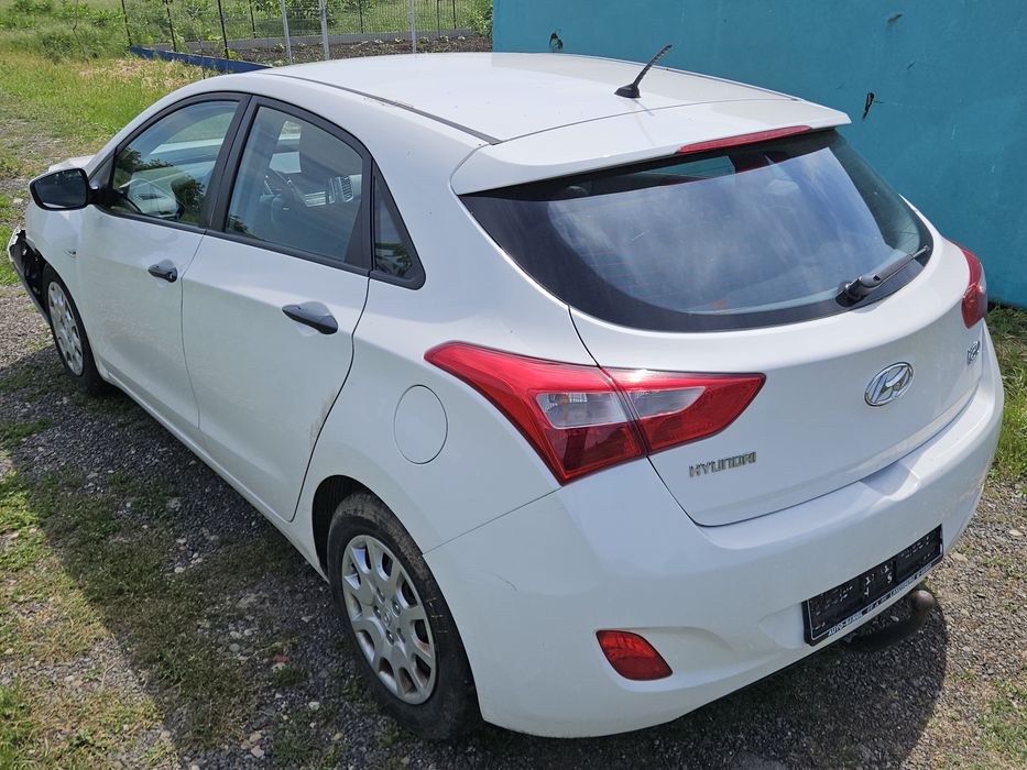 Hyundai i30 1.4i 2013 Benzina Euro 5 Hatchback  Avariat