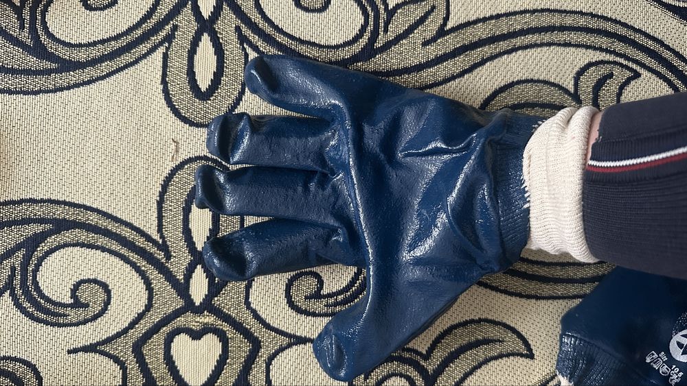 Перчатки рабочие разные