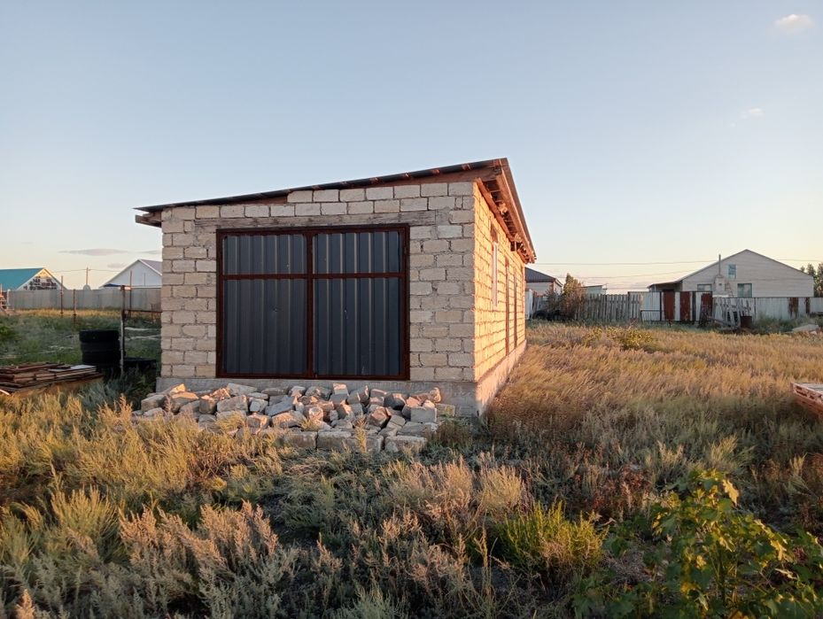 Продам времянку с гаражом