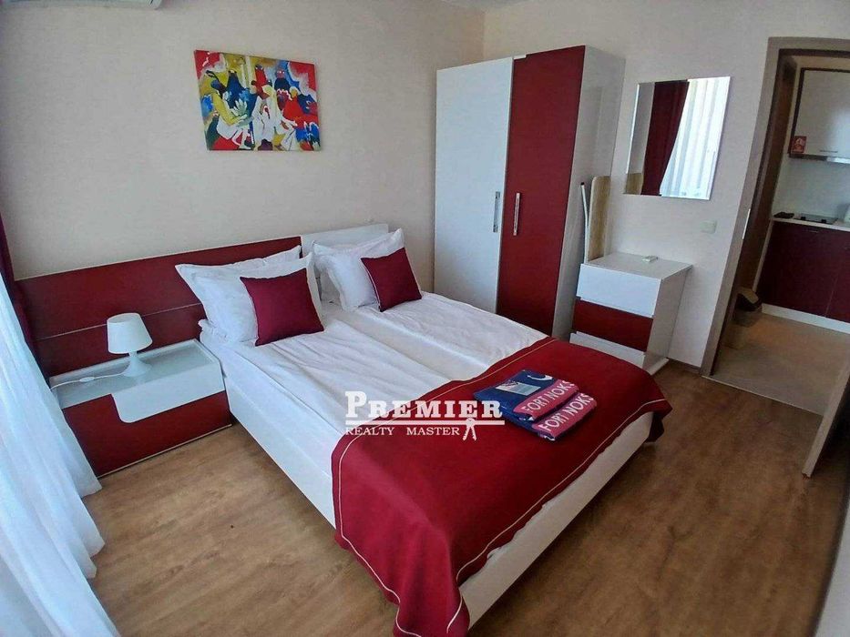 Продава се Тристаен апартамент в Свети Влас - 111000 кв.м за 3 €/кв.м - Снимка #15