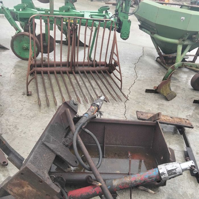 Încărcător frontal tractor U650, U445, U450