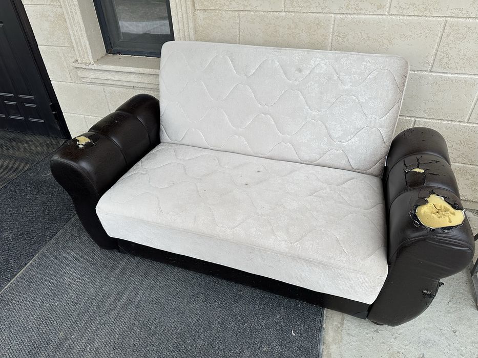 диван сатылады.