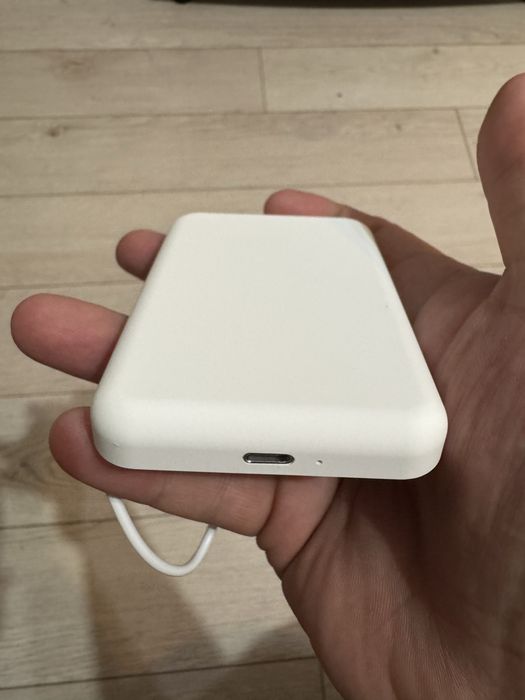 Пауэрбанк для айфона