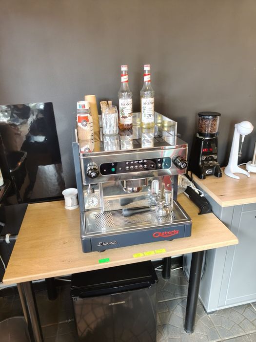 Închiriez Cafenea , Fast Food, afacere la cheie,  spatiu comercial