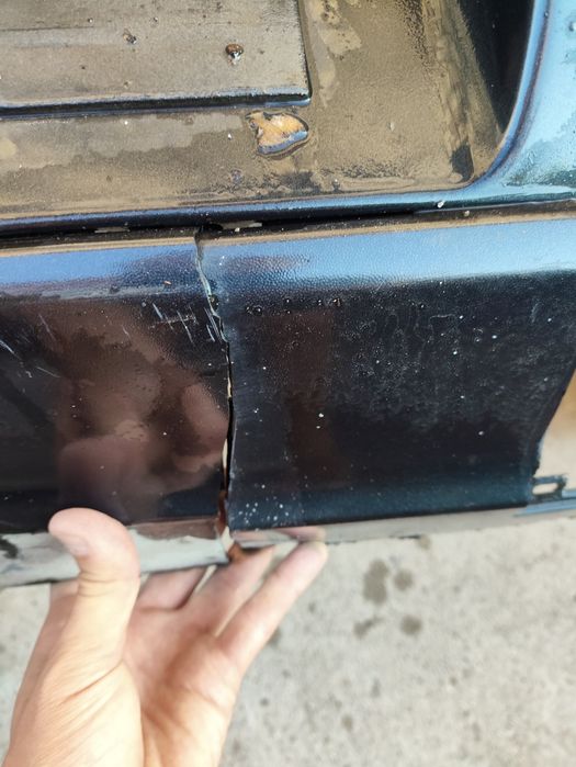 Продам задний бампер Опель омега Б