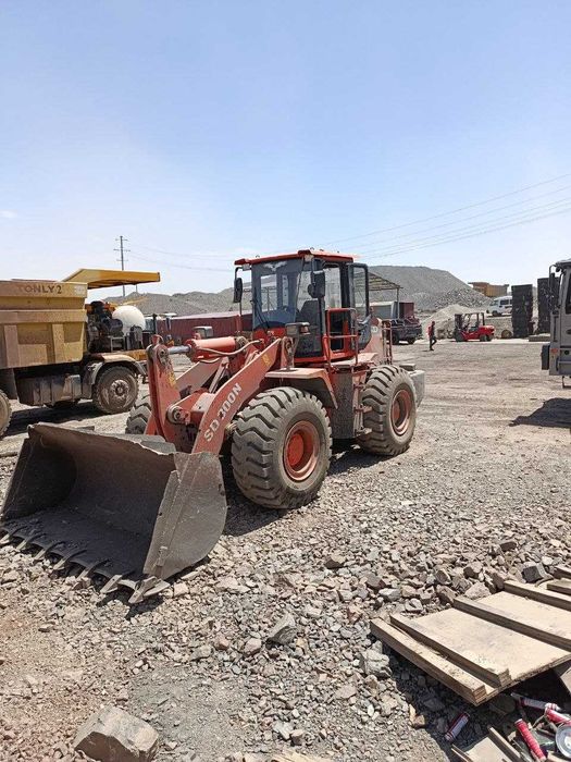 Продается фронтальный погрузчик DOOSAN SD300