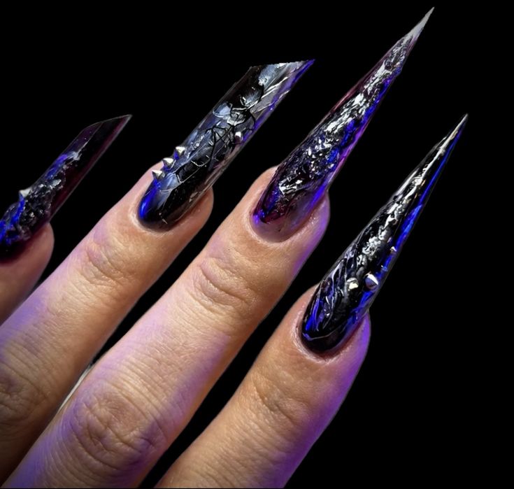 Ищем моделей на необычный маникюр