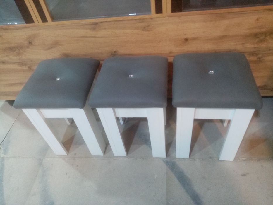 Продам новые кухонные табуретки!