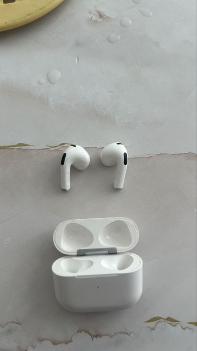 Airpods 3 почти новые