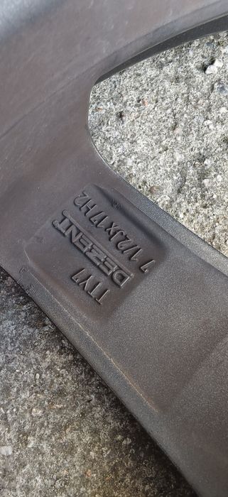 Джанти 17" DEZENT 7.5J 5x114.3 ET45 отвор 71.6мм с гуми CPC5 225/60/17