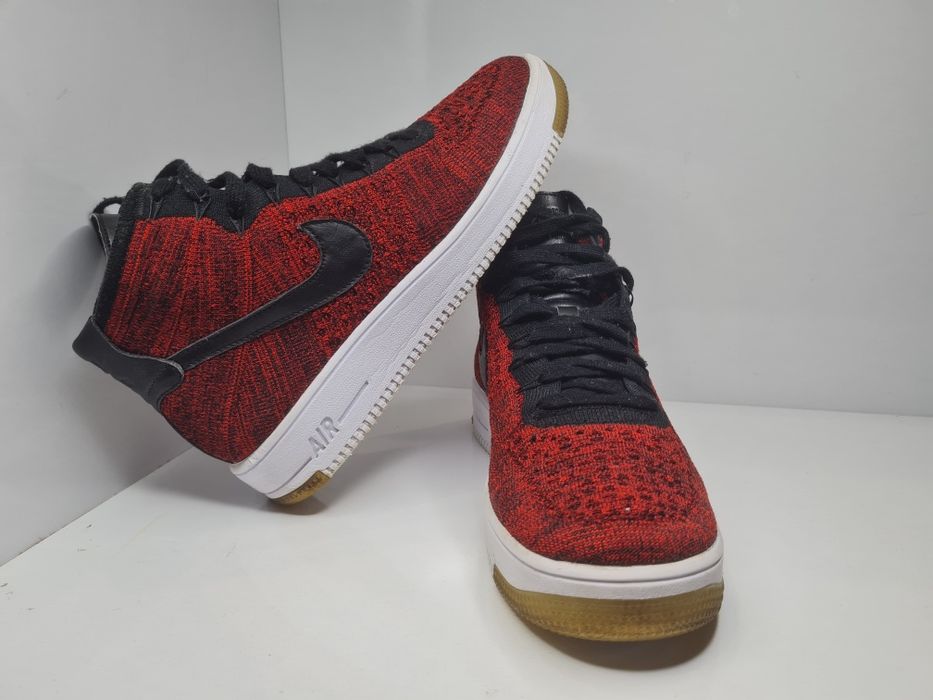 Кецове Nike Air Force 1 Flyknit 

Носени,но в отлично състояние. 

Раз