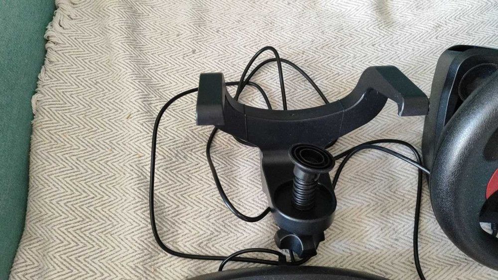 Игровой руль Genius TwinWheel FX