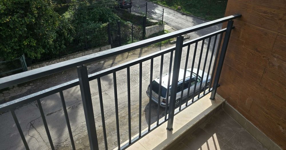 Изработка и Монтаж на метални изделия