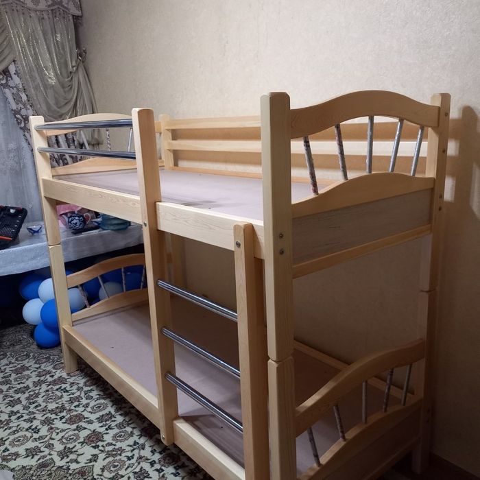 2 etajli bolalar va kattalar uchun krovatlar