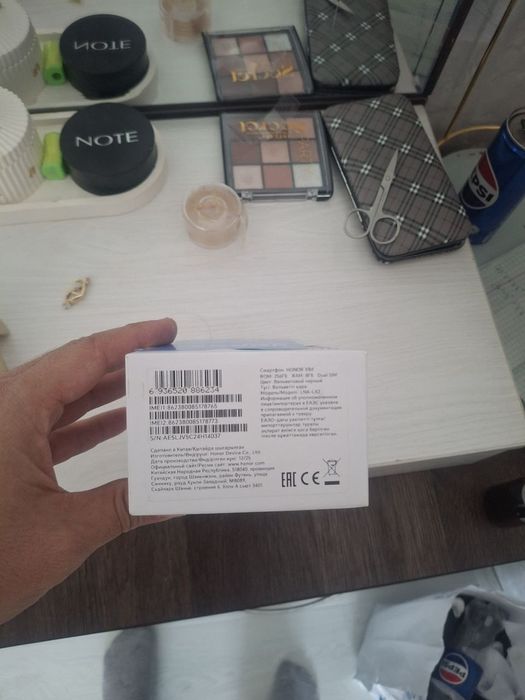 Xonor x8d telefoni sotiladi narxi 4milion som boladigan narxi shu