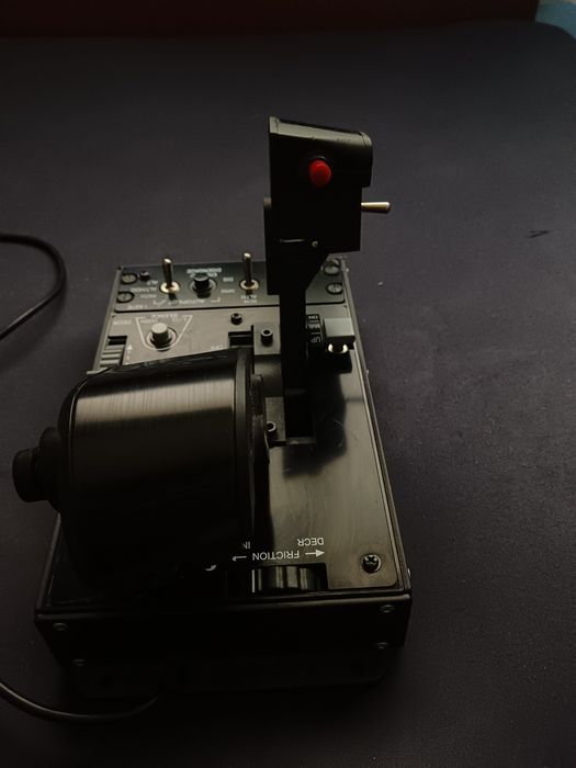 Thrustmaster HOTAS Warthog Throttle – Full Metal, stare impecabilă, PC