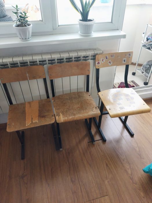 Парта со стулями очень дёшево