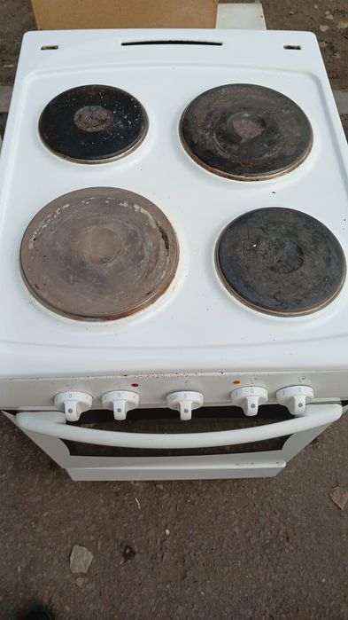 Продам электрическую плиту Ханса