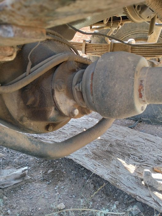 Грузовые автомобиль