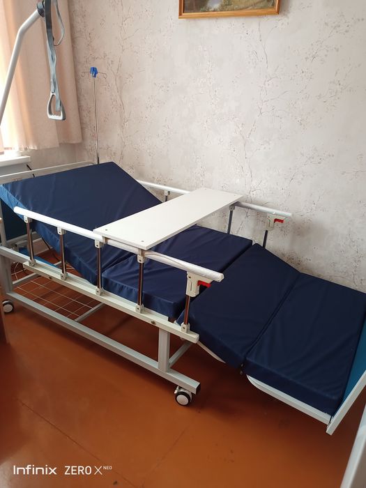 Медицинская кровать