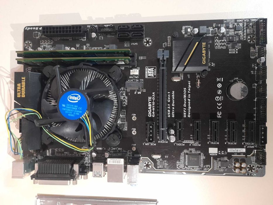 Kit  Gigabyte GA-H110-D3A + Procesor G4400 3,30 GHz +cooler + 8GB DDR4