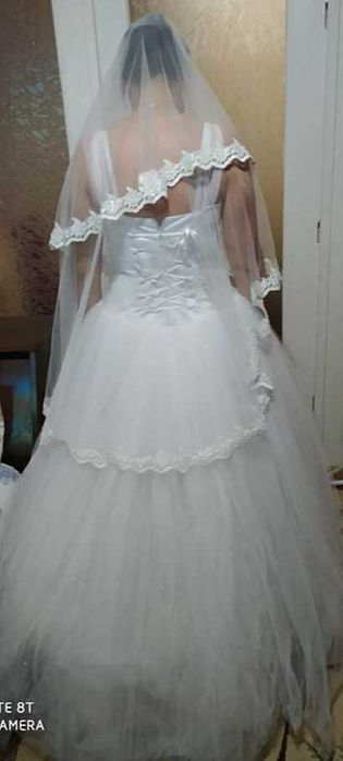 Булченска рокля с воал