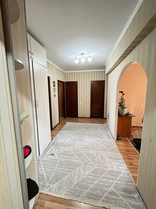 продам 3х комн квартиру на Кунаева