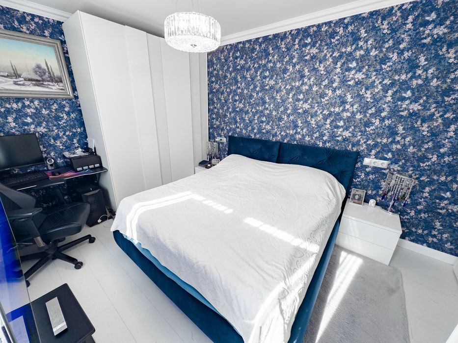 Vand apartament 3 camere cu gradina de 128 mp in zona vivo