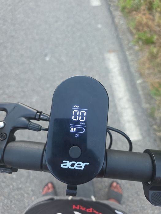Vând trotinetă electrică acer