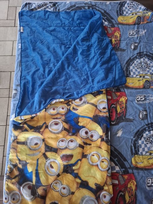 Sac de dormit și patura