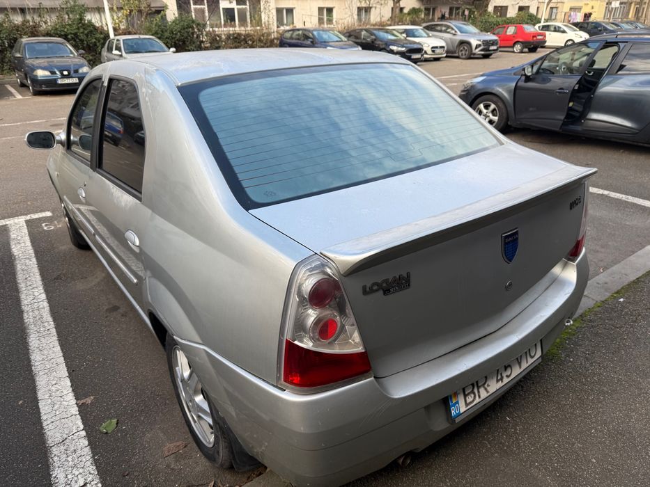 Vând Dacie Logan 2006