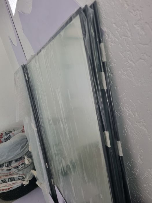 Продам зеркало в рамке.