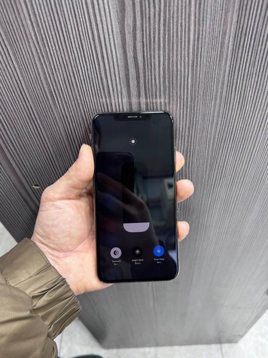Iphone xs max 64gb ideal karopkasi bor muammo yo feys ishlidi